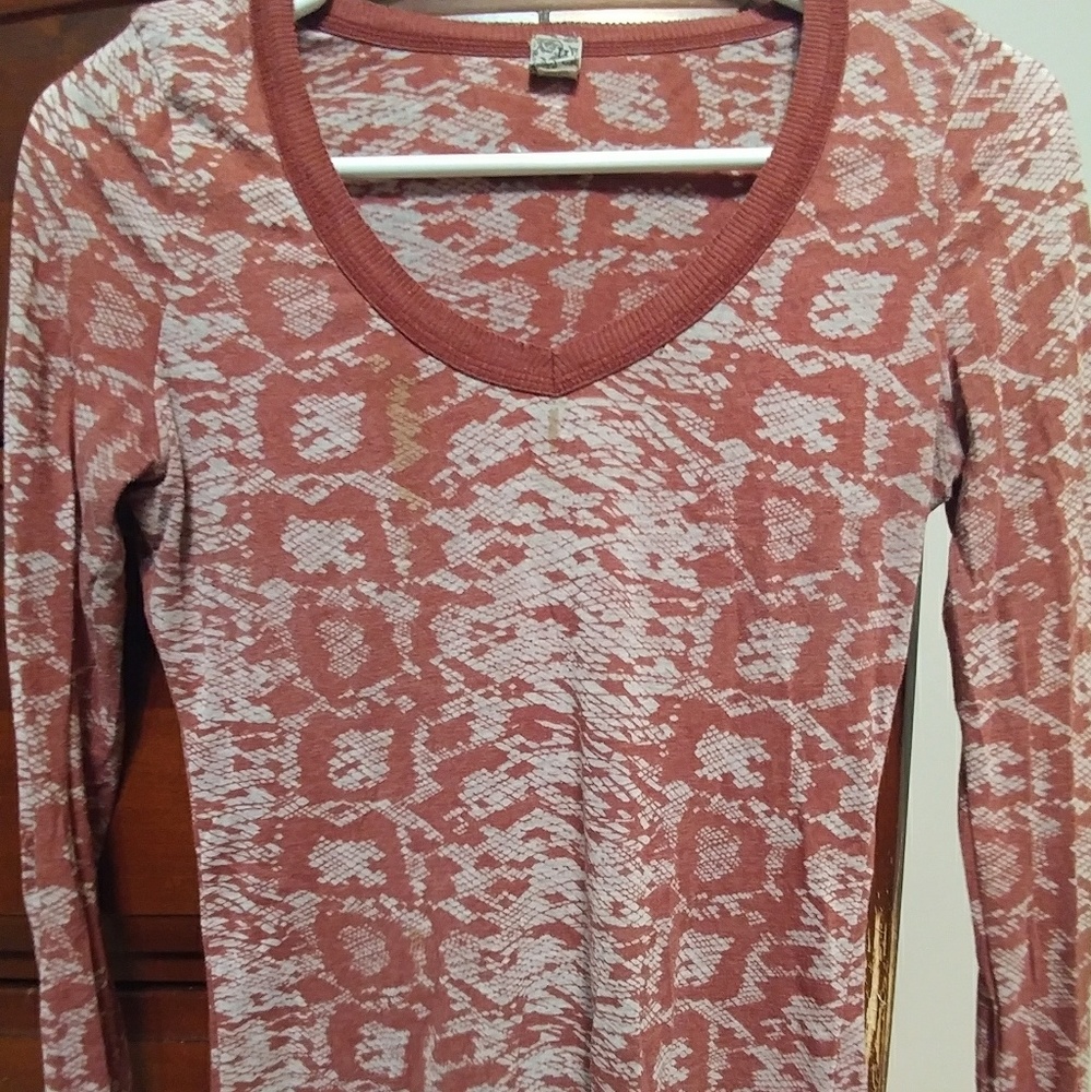 Buckle red burn out snake print